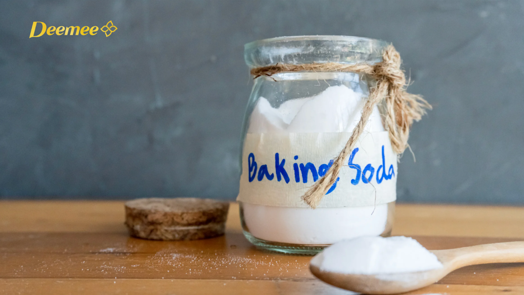 Dùng baking soda để tẩy bồn cầu