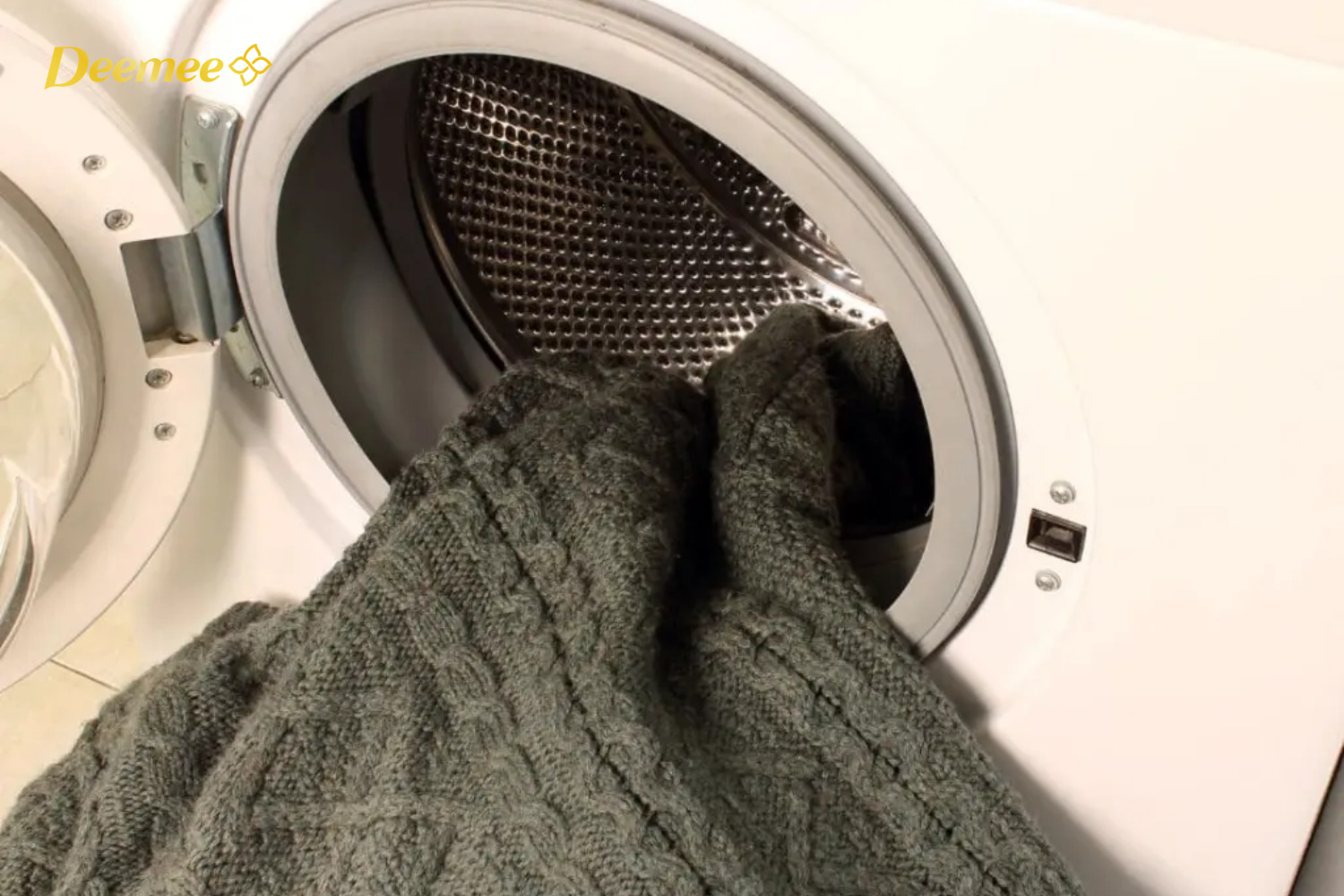 Nguyên nhân khiến quần áo giặt xong không thơm